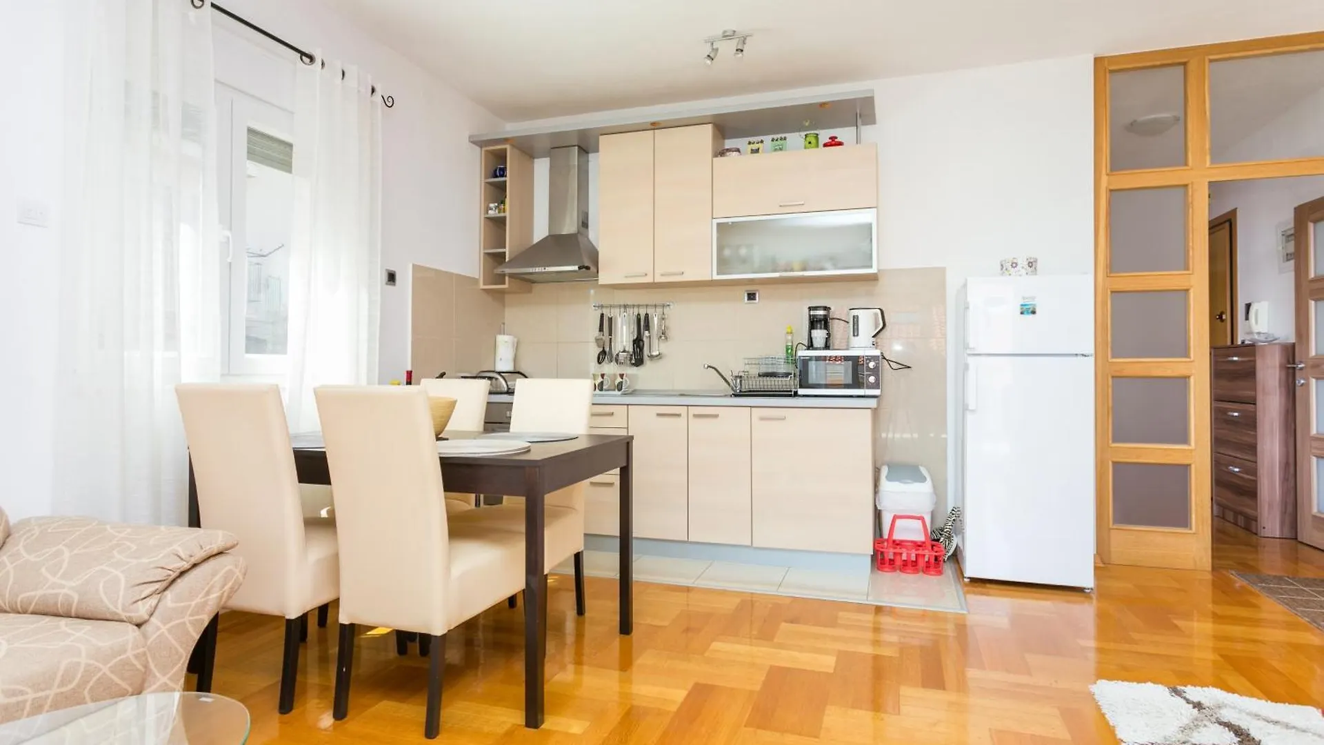 Apartments With A Parking Space Seget Donji, Trogir - 21374 0*,  Croácia